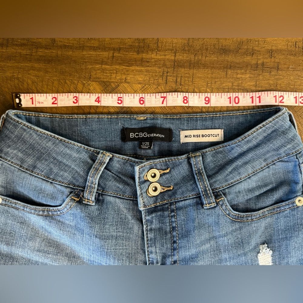 BCBGeneration Women’s Mid Rise Bootcut Distressed Blue Jeans Size 1 - Picture 4 of 14